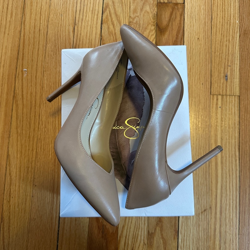 Jessica Simpson Nude Pumps